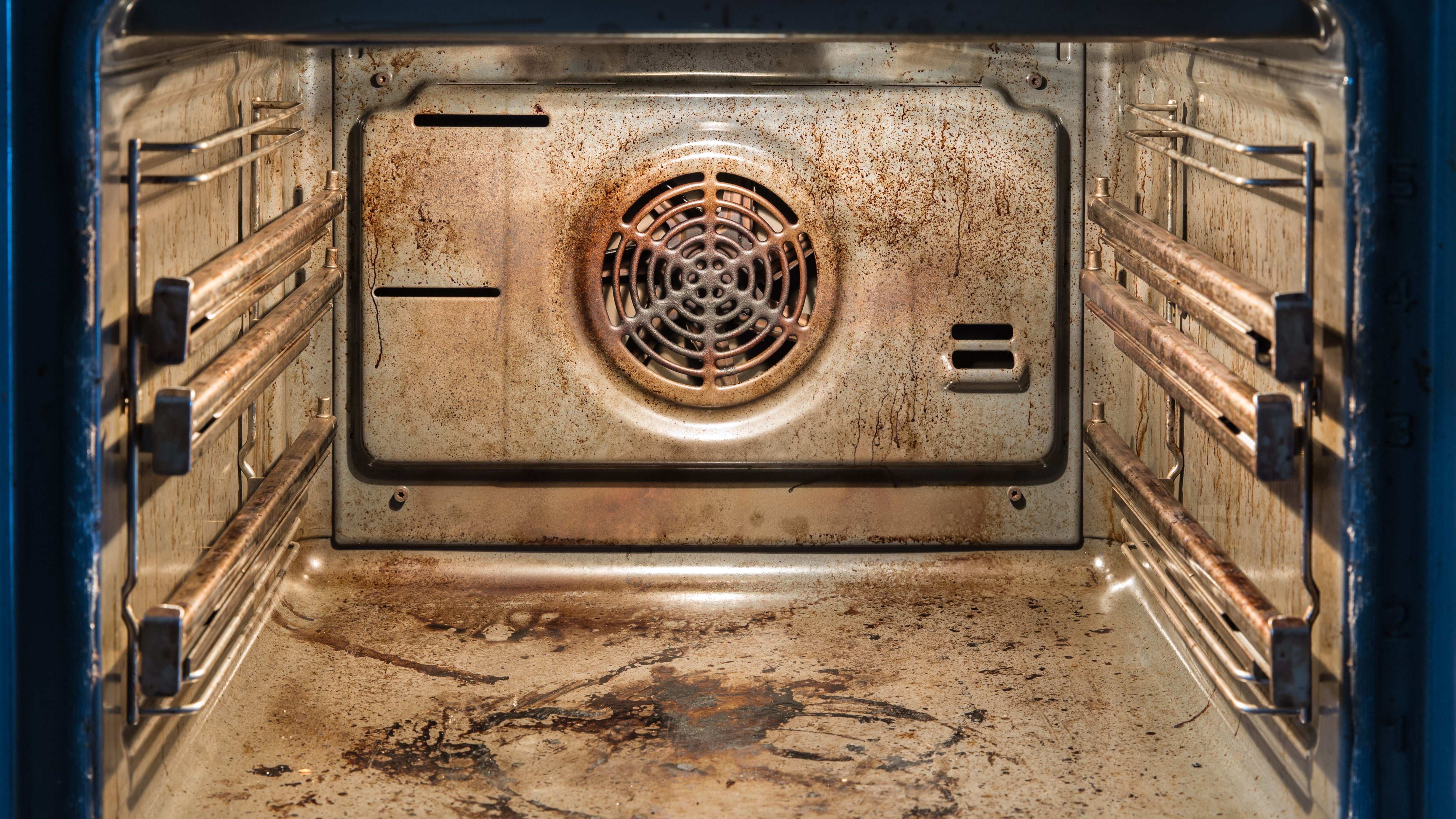 Rengøring af ovn med brun sæbe: Klassisk og effektiv metode