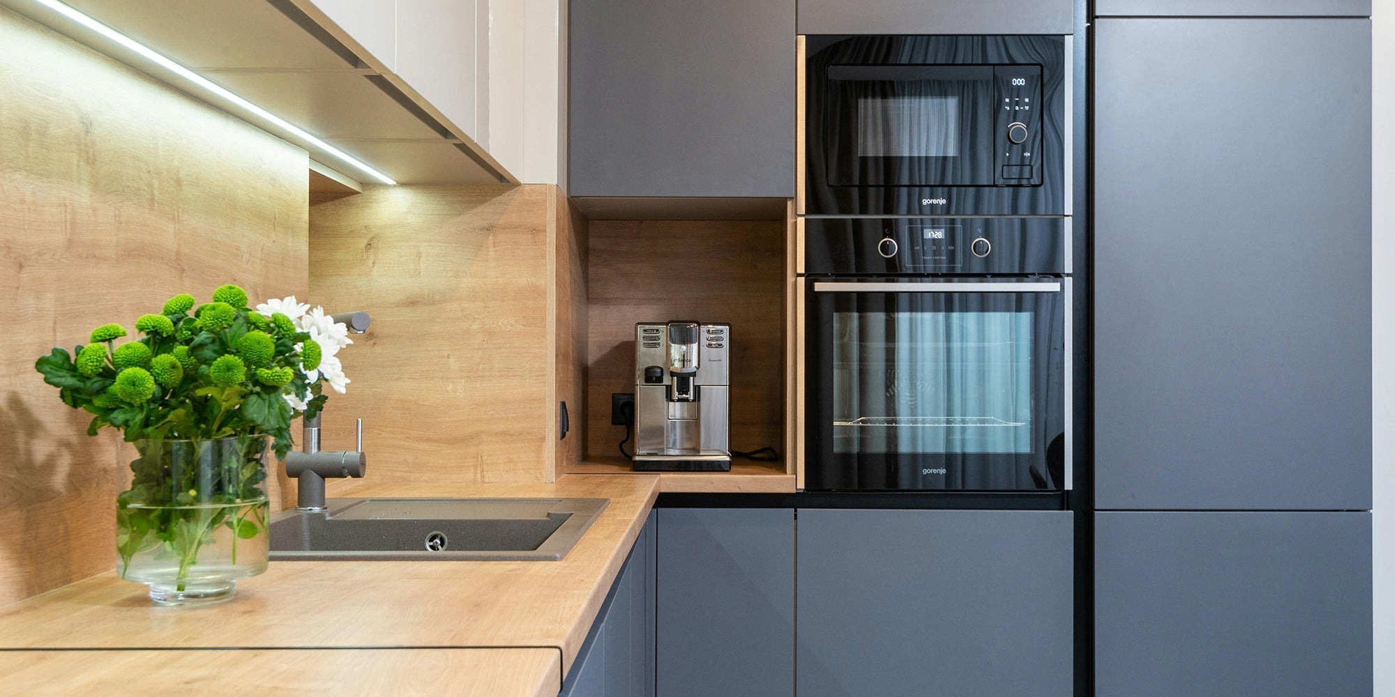 Rengøring af mikroovn med eddike/natron: Effektivt mod fastbrændt snavs